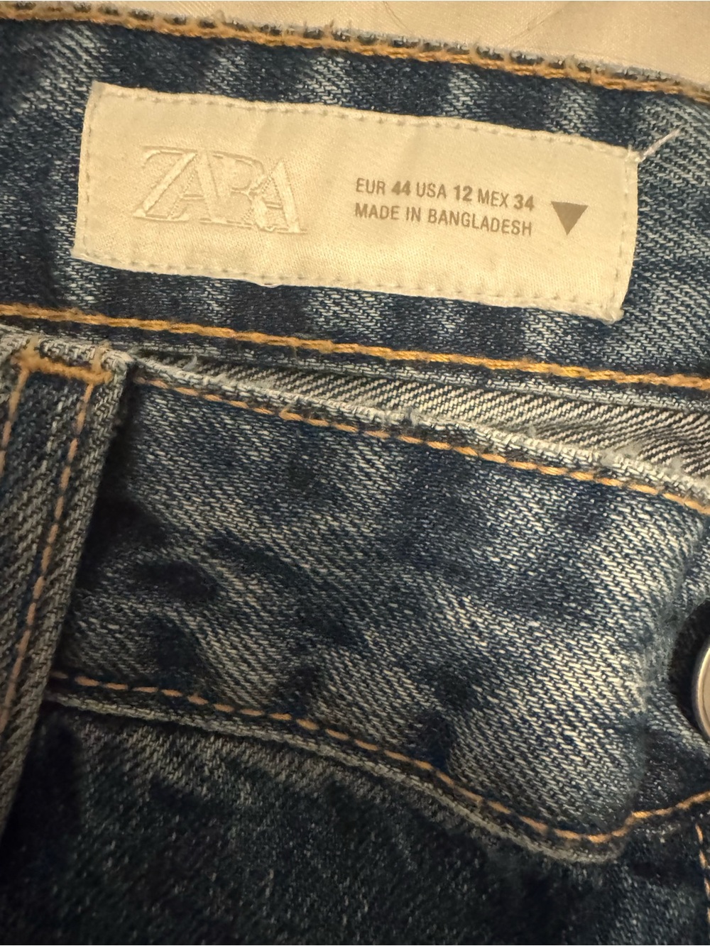 ZARA woman’s Dark Blue Washed Denim Jeans